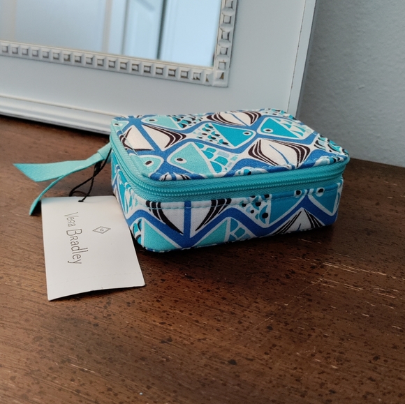 Vera Bradley Handbags - VERA BRADLEY NWT Travel Pill Case